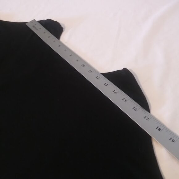 G.H. Bass & CO. women's size M black top - Picture 13 of 16